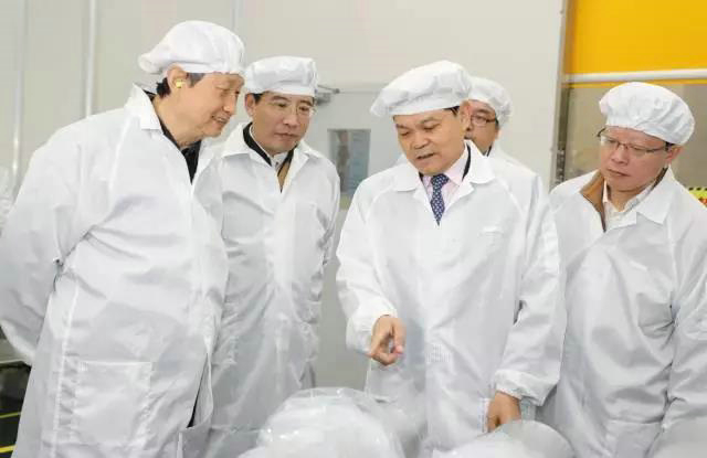 國務院副總理馬凱視察亨通，肯定網絡技術發展成果
